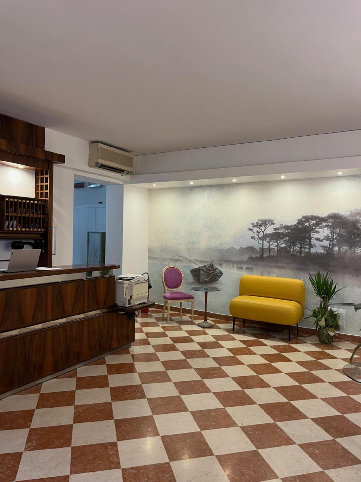 Albergo All'Ancora Garda  Bagian luar foto
