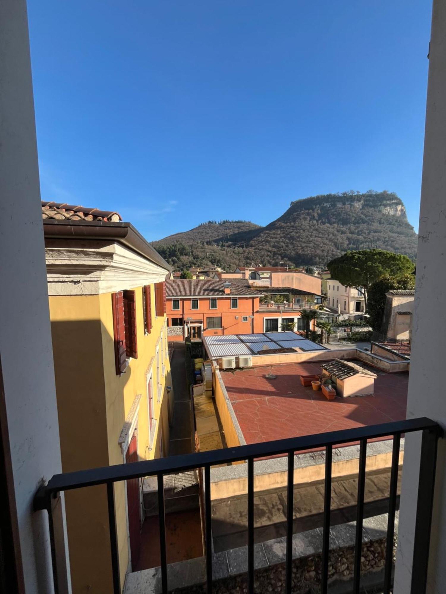 Albergo All'Ancora Garda  Bagian luar foto