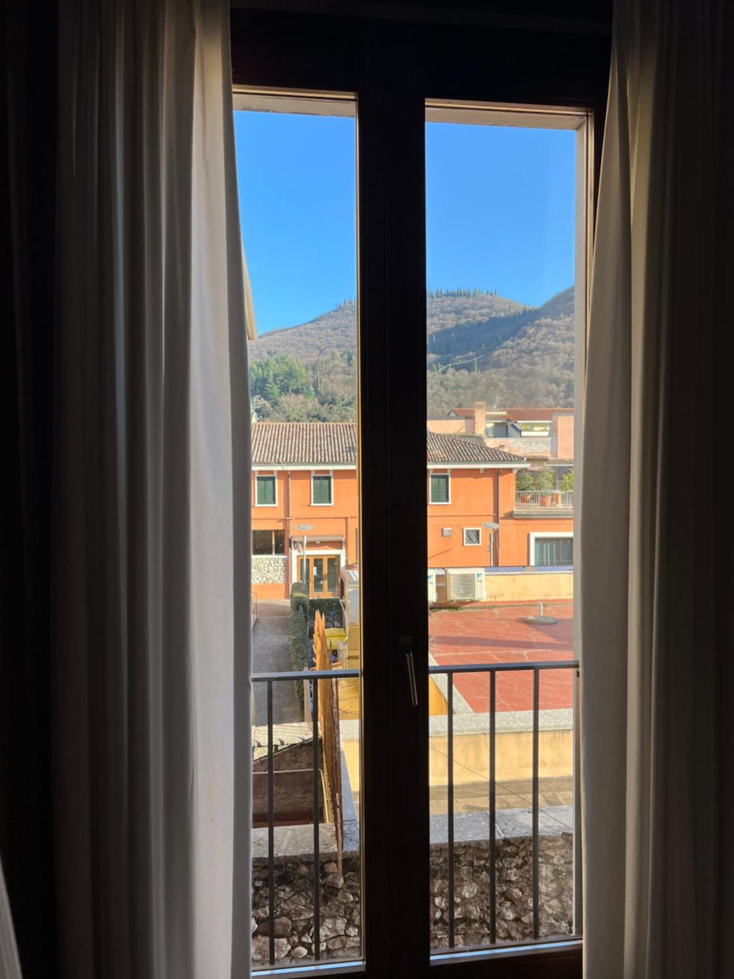 Albergo All'Ancora Garda  Bagian luar foto