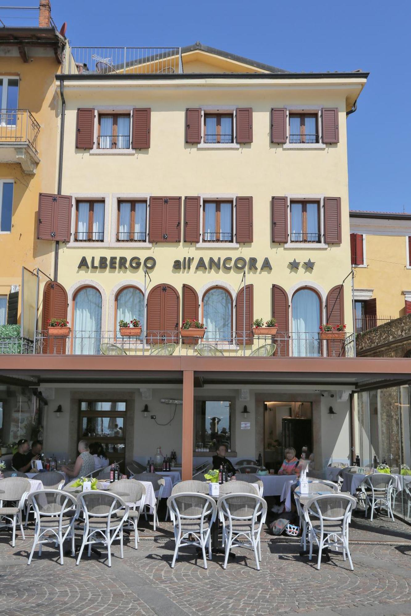 Albergo All'Ancora Garda  Bagian luar foto