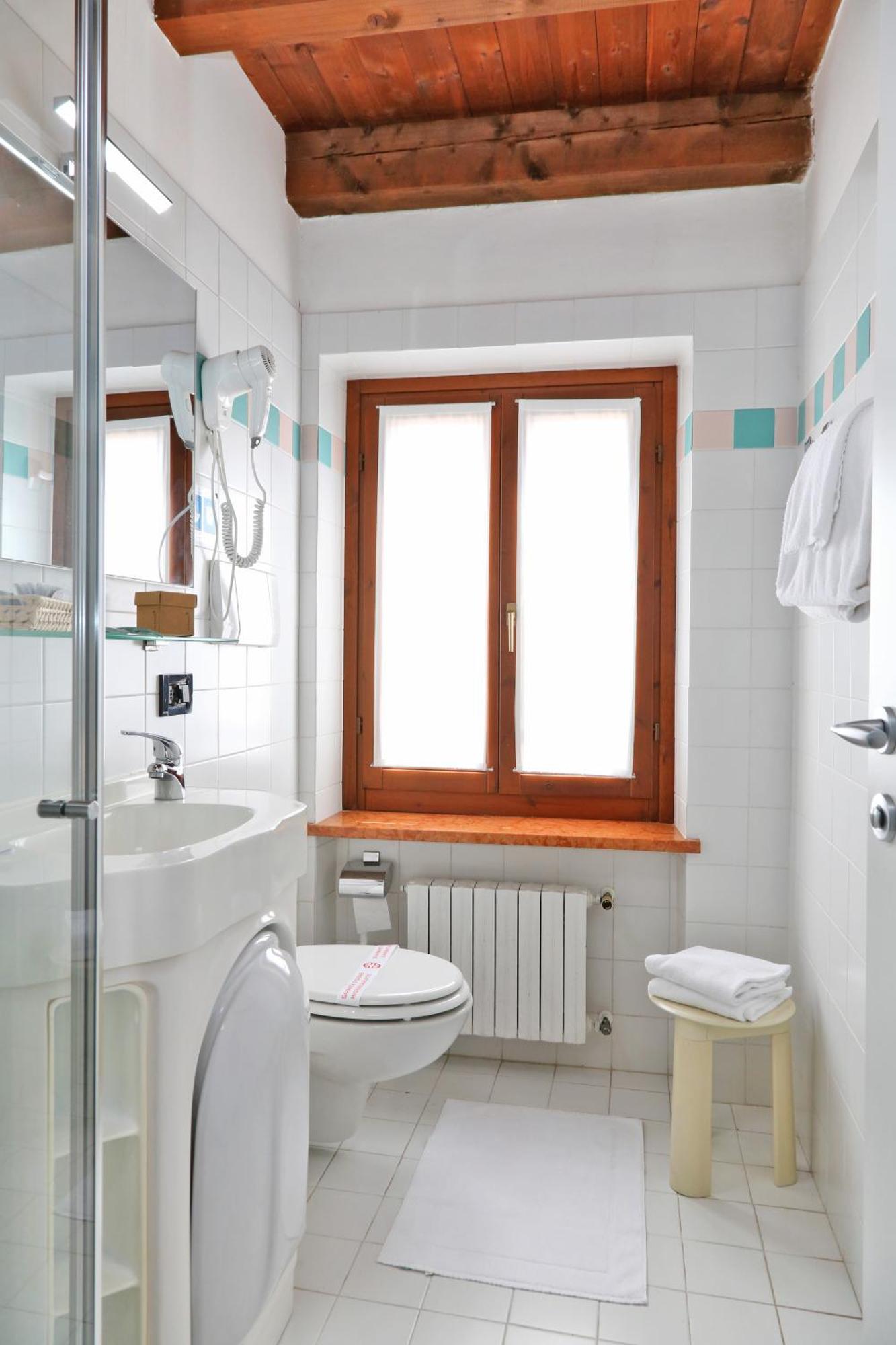 Albergo All'Ancora Garda  Bagian luar foto