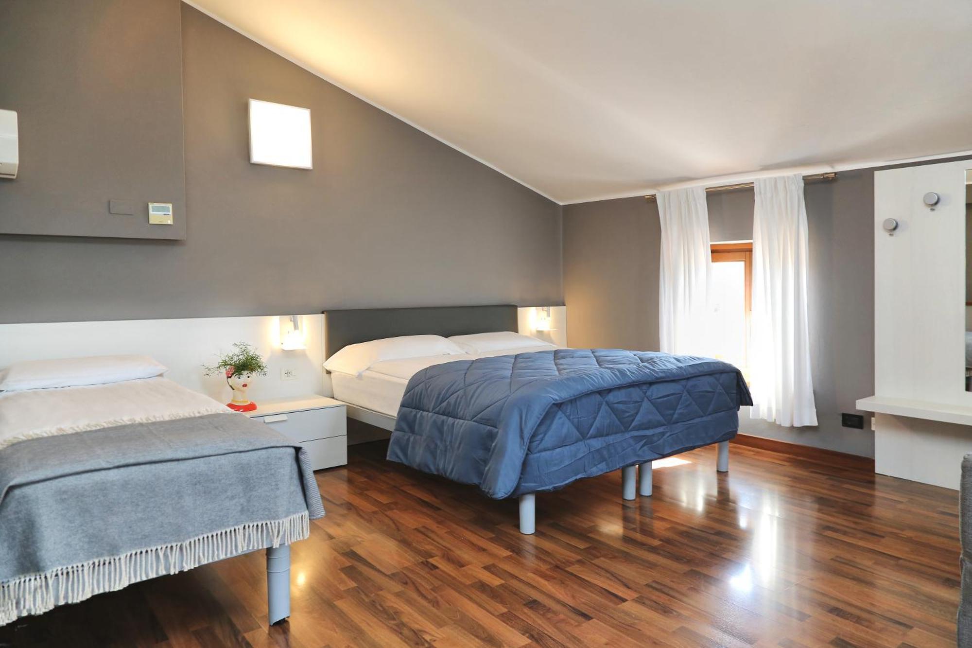 Albergo All'Ancora Garda  Bagian luar foto